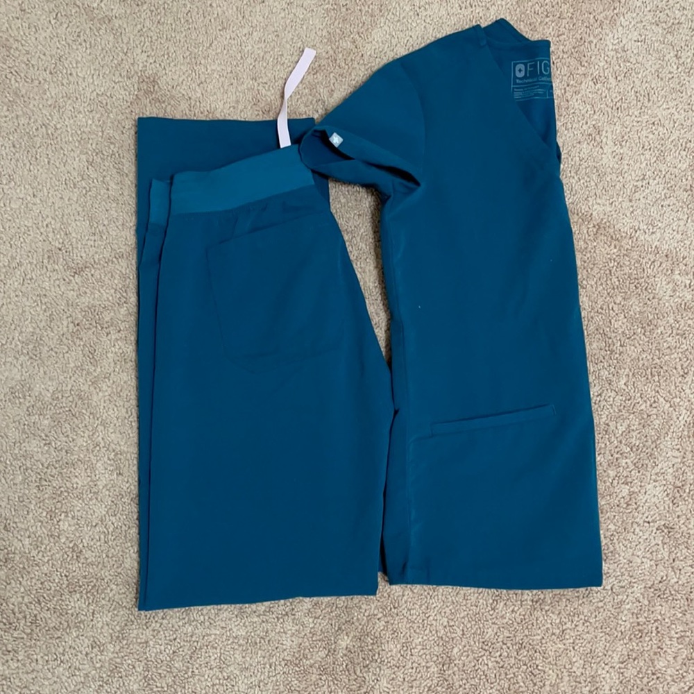 Caribbean color Figs scrub set